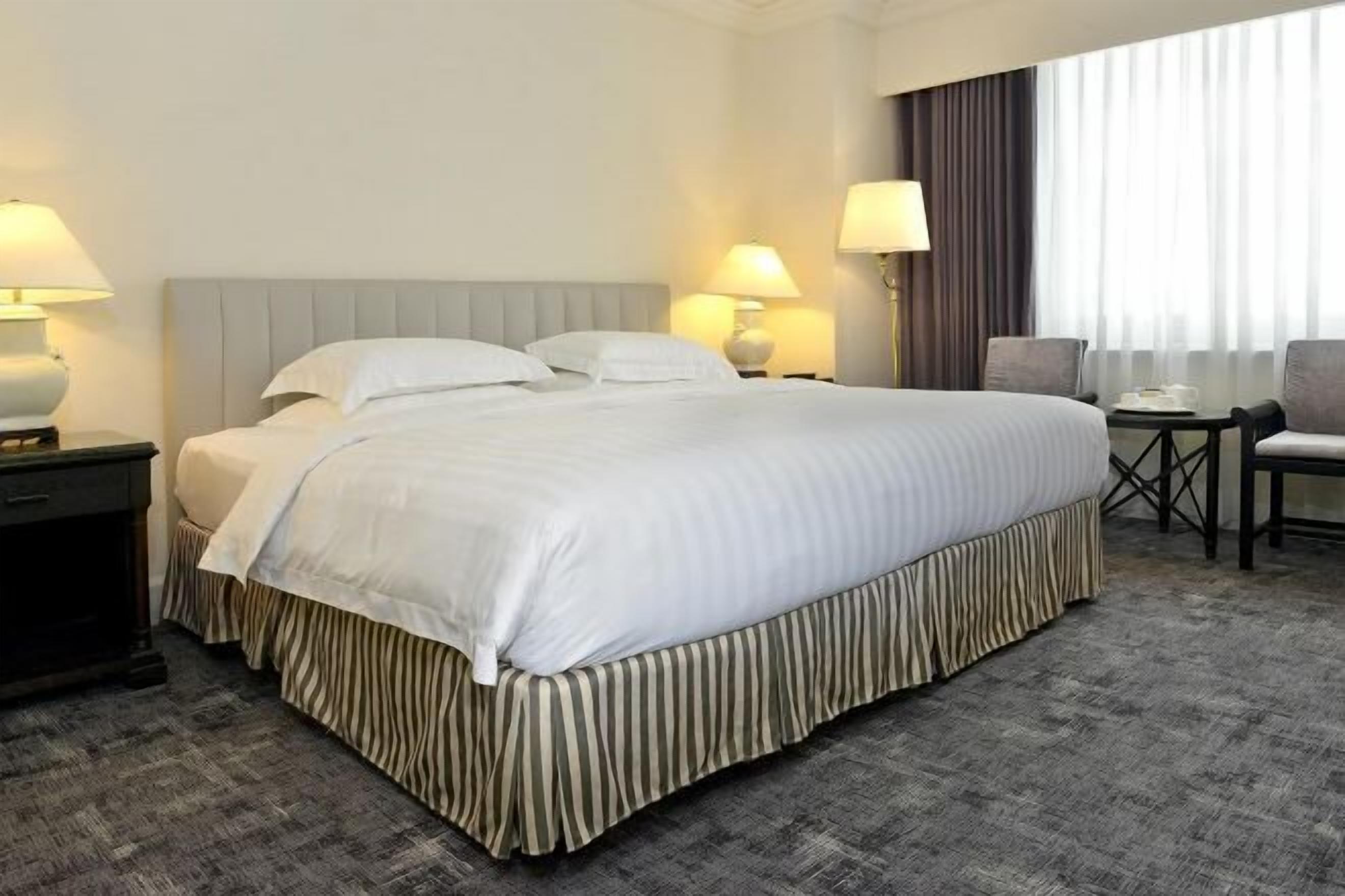 Couette en duvet d'oie, coffres-forts dans les chambres, bureau