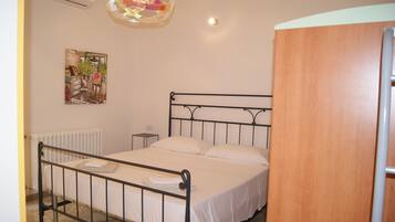 2 bedrooms, bed sheets