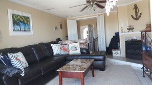 Smart TV, fireplace, Netflix, DVD player