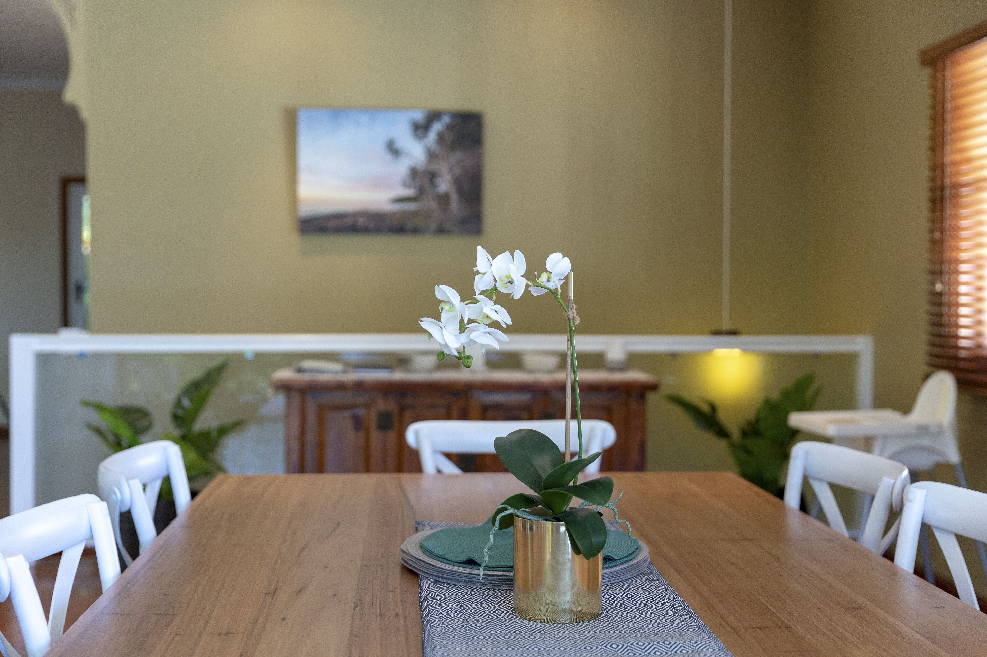 Spacious Noosa beachhouse - where the forest meets the sea - great for families! — image 11