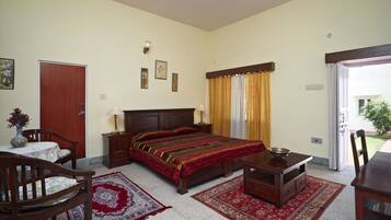 Bureau, espace de travail pour ordinateur portable, Wi-Fi gratuit