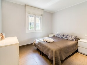 2 室のベッドルーム、アイロン / アイロン台、インターネット、ベッドシーツ