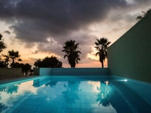 Deluxe-Villa, 2 Schlafzimmer, Poolblick | Terrasse/Patio