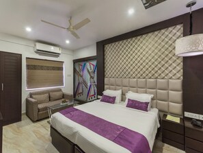 Iron/ironing board, rollaway beds, free WiFi, bed sheets - Treebo Tryst Ivory (Kolkata)