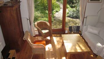 TV, DVD player, books