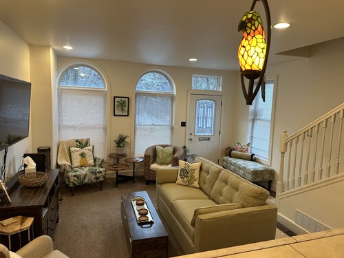 Tropicana de Pittsburgh con jacuzzi al aire libre durante todo el año. Fantástica ubicación! 