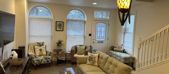 Tropicana de Pittsburgh con jacuzzi al aire libre durante todo el año. Fantástica ubicación! 