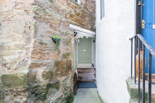 Gorgeous 2 bedroom apartment in East Neuk