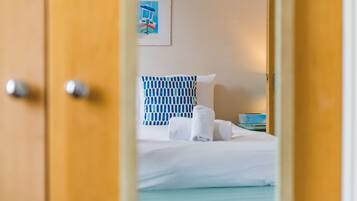 3 bedrooms, desk, iron/ironing board, WiFi