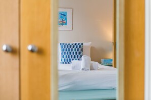 3 bedrooms, desk, iron/ironing board, WiFi