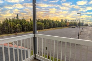 Property grounds - ML 259 – Snowy Mountain Getaway – King Bed & Cozy Vibes (Snowshoe)