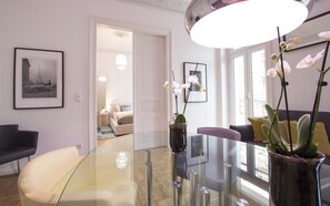 Interior - Spacious, Luxury & Sunny Apartment + Free Parking (Wiesbaden)