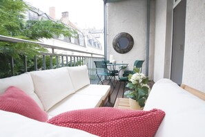 Property grounds - Spacious, Luxury & Sunny Apartment + Free Parking (Wiesbaden)