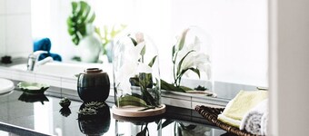 本当にヴィースバーデン|ヴィースバーデンの中心部で日当たりの良い高級アパート税込。 駐車場