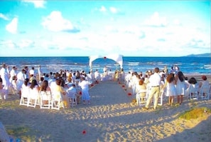 Plage, chaises longues