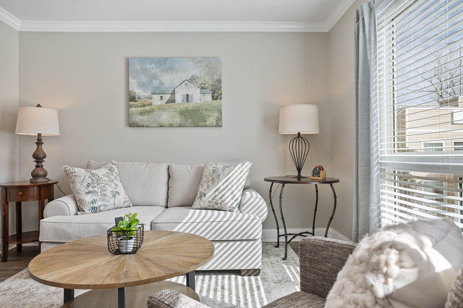 Rare River Front Condo, Newly Renovated with Easy Walk to the Best of Nashville!