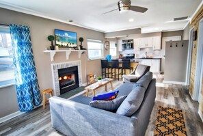 Televisión y chimenea 