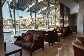 3 Bars/Lounges, Bar im Pool, Poolbar, Strandbar