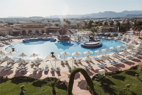 3 outdoor pools, open 7:00 AM to 6:00 PM, free cabanas, pool umbrellas
