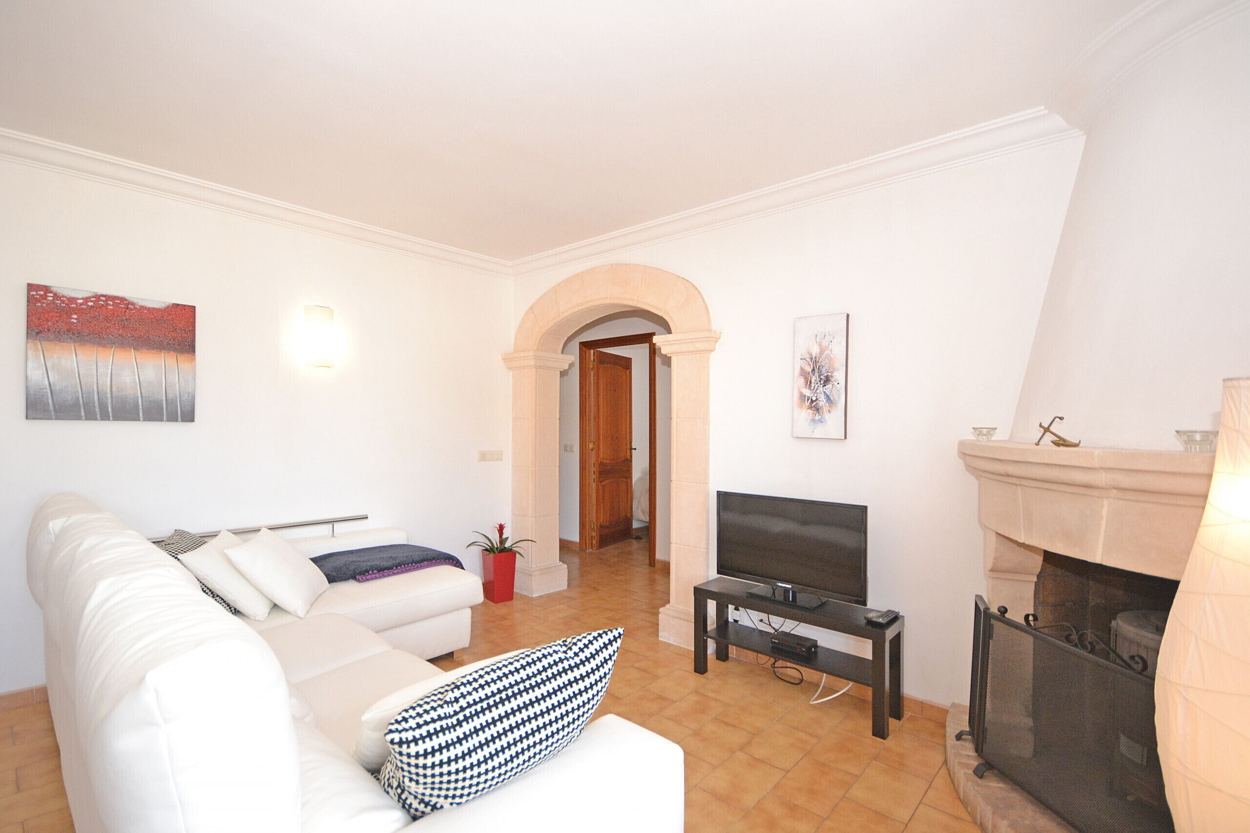 Televisión, chimenea