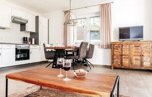 Fridge, stovetop, dishwasher, coffee/tea maker - Reetdachhaus 8 auf Usedom (Zirchow/Usedom)