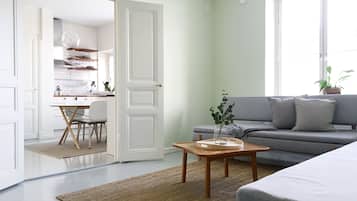 Roost Kruunuhaka | 1 bedroom, hypo-allergenic bedding, individually decorated