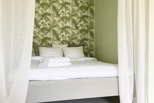 Roost Kruunuhaka | 1 bedroom, hypo-allergenic bedding, individually decorated