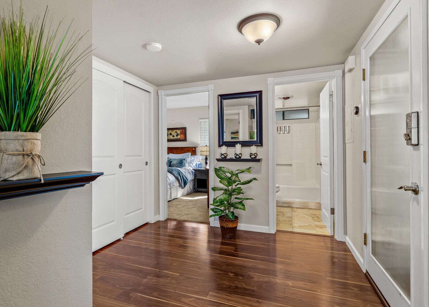 2 habitaciones, tabla de planchar con plancha y wifi gratis 