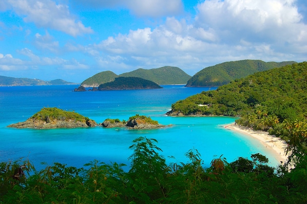 Beach nearby, sun loungers, beach towels