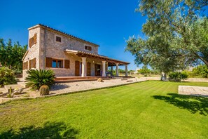 Exterior - Mallorcan Finca Ses Poves in Alcudia with Pool (Alcúdia)
