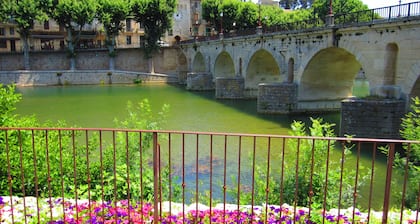 Charming air-conditioned cottage "the cabin" and its private and independent garden