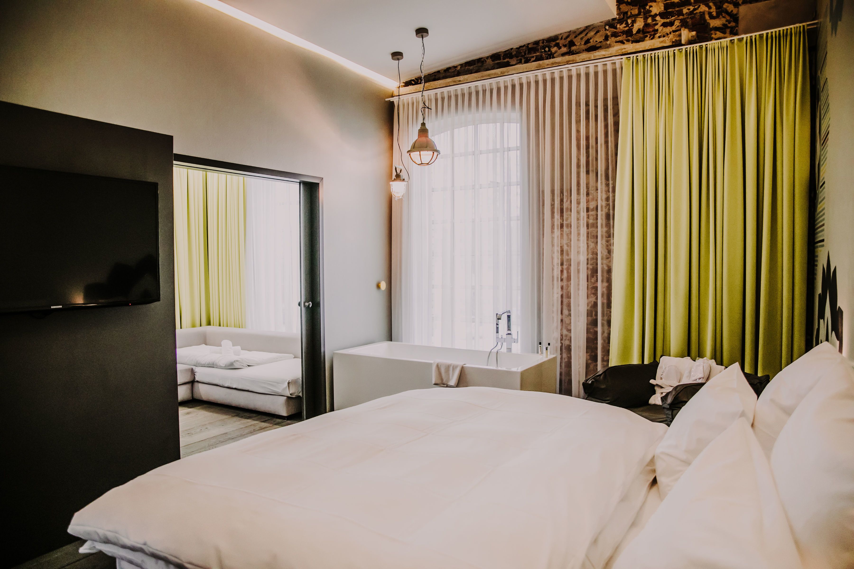 suite | 1 bedroom, minibar, in-room safe, desk