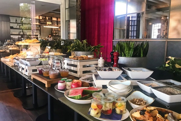 Dagelijks ontbijtbuffet inbegrepen
