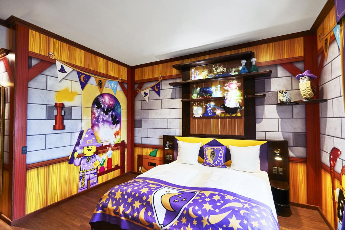 Superior Wizard's Room | Hypo-allergenic bedding, minibar, desk, soundproofing