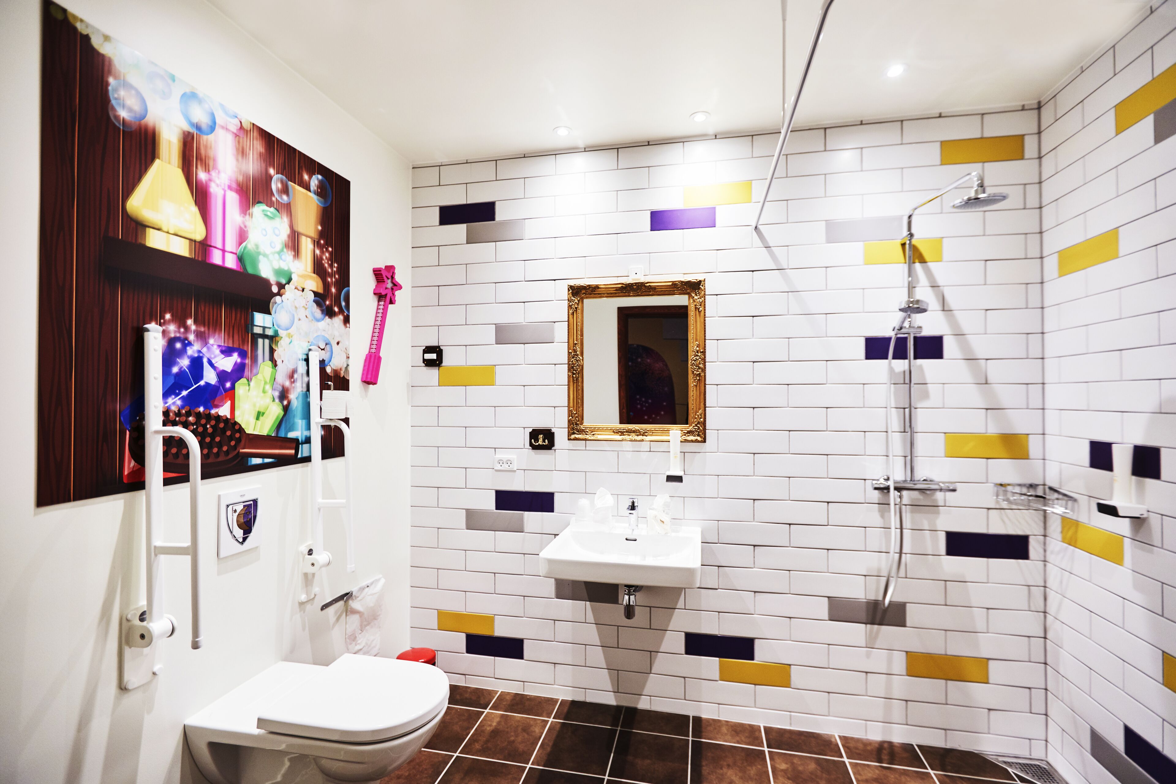 superior wizard's room | bathroom | shower, free toiletries, hair dryer, towels