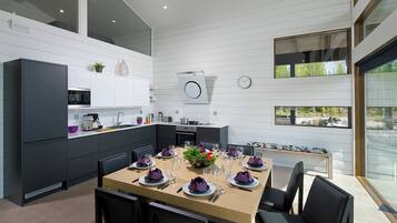 Exclusive Villa Loiste | Private kitchen