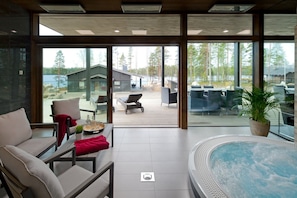 Flat-screen TV, fireplace - Naava Resort Kaarna (Ahtari)