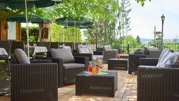 2 Restaurants, Frühstück, Mittagessen, Abendessen, internationale Küche