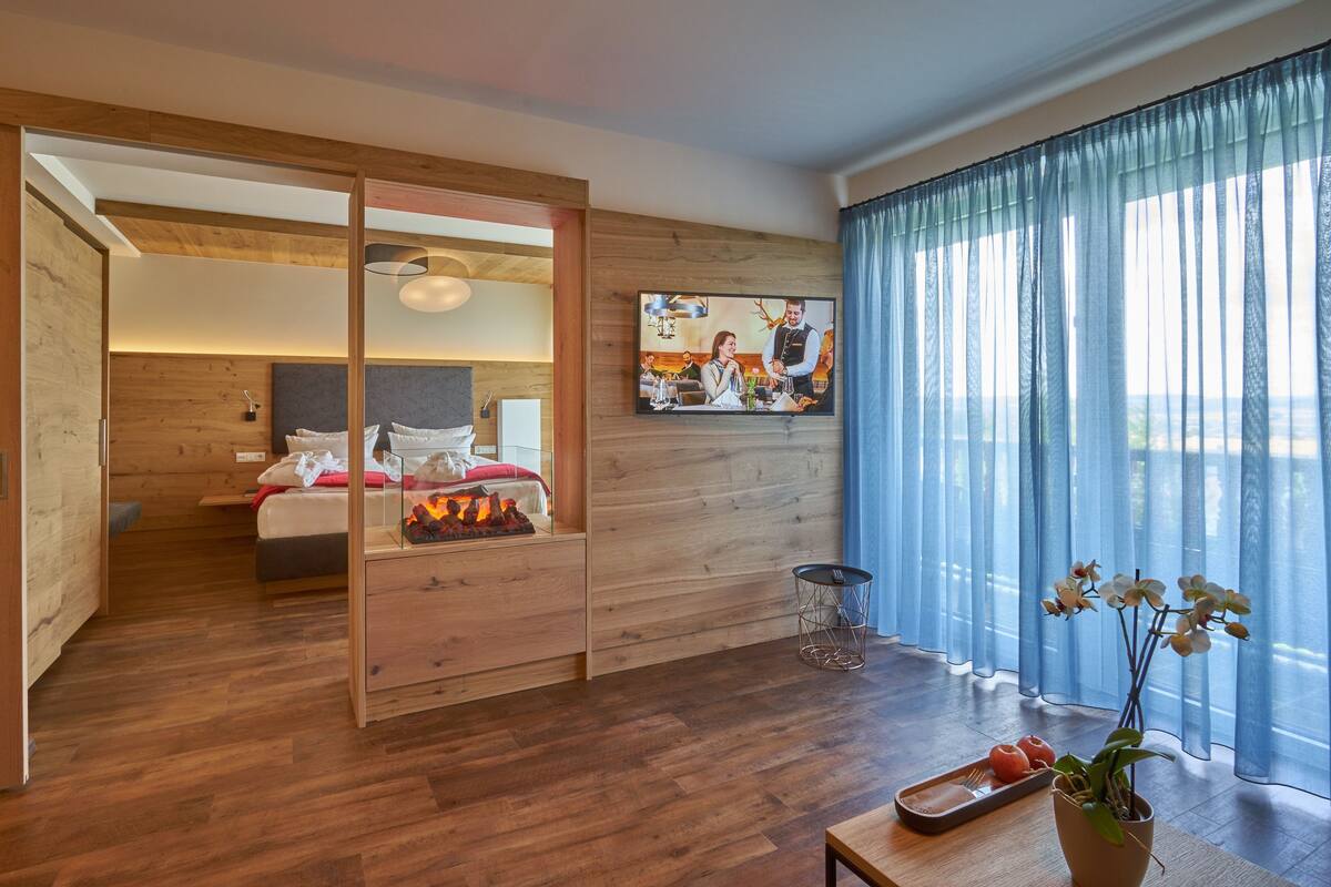 studio (jonagold) | hypo-allergenic bedding, in-room safe, desk, blackout curtains