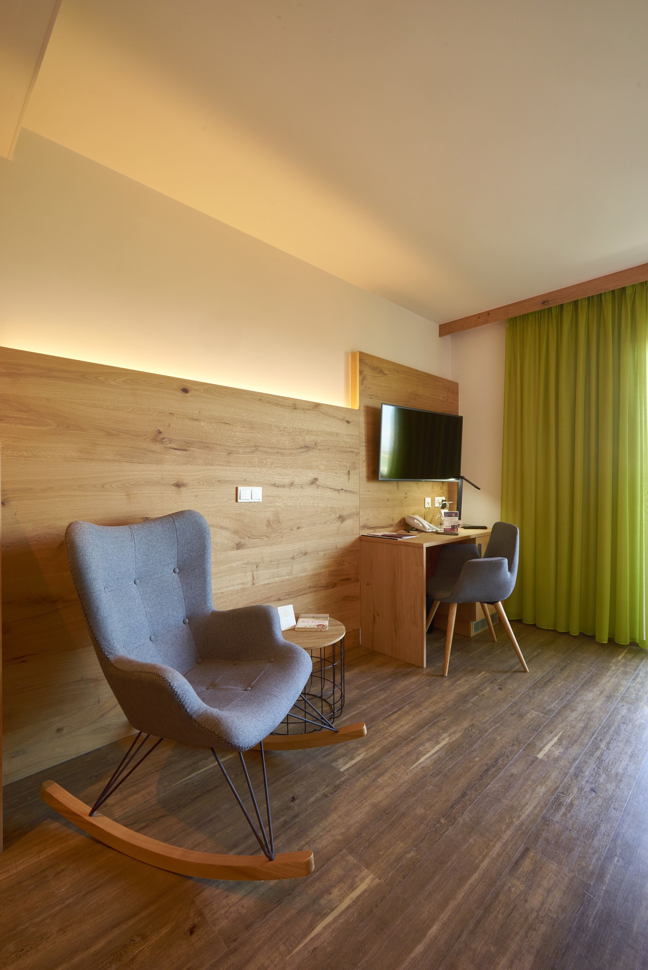 design room, balcony, mountain view (resi) | hypo-allergenic bedding, in-room safe, desk, blackout curtains