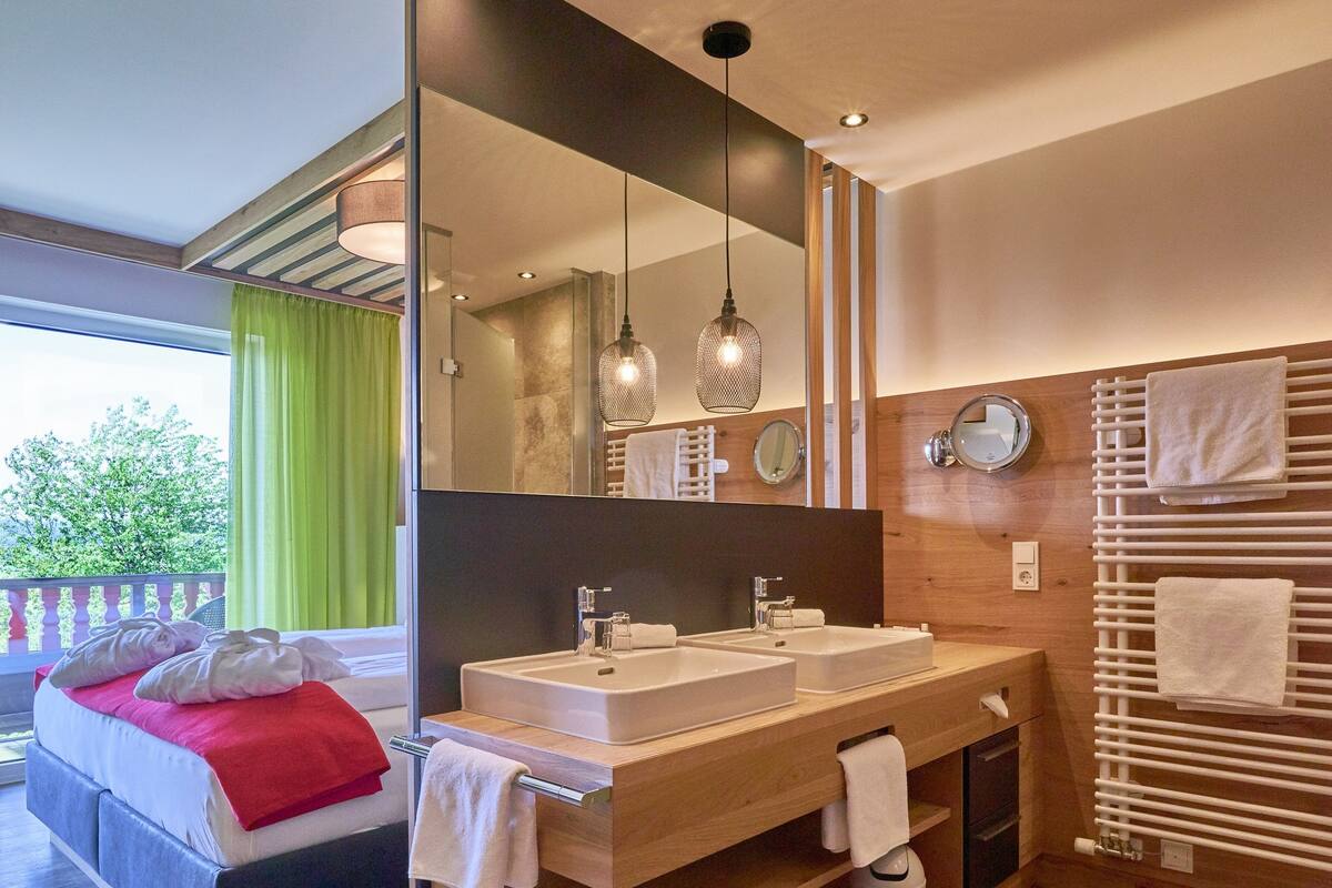 Design Double Room, 1 Queen Bed, Balcony, Mountain View | Bathroom | Shower, hair dryer, bathrobes, towels