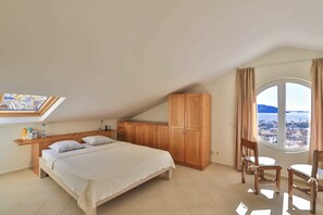 Apartment, 3 Bedrooms, Balcony