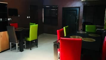 Breakfast, lunch, dinner served; local and international cuisine