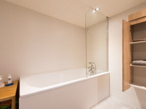 Deluxe Suite, Ensuite | Bathroom