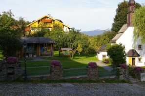 Property grounds - Pension Zur Alten Schmiede (Zwiesel)