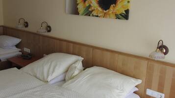 Hypo-allergenic bedding, desk, soundproofing, free WiFi