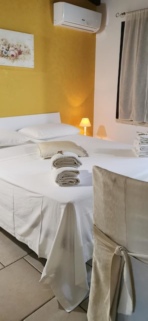 Minibar, desk, free cribs/infant beds, rollaway beds - Affittacamere Paduli Piani (Matino)