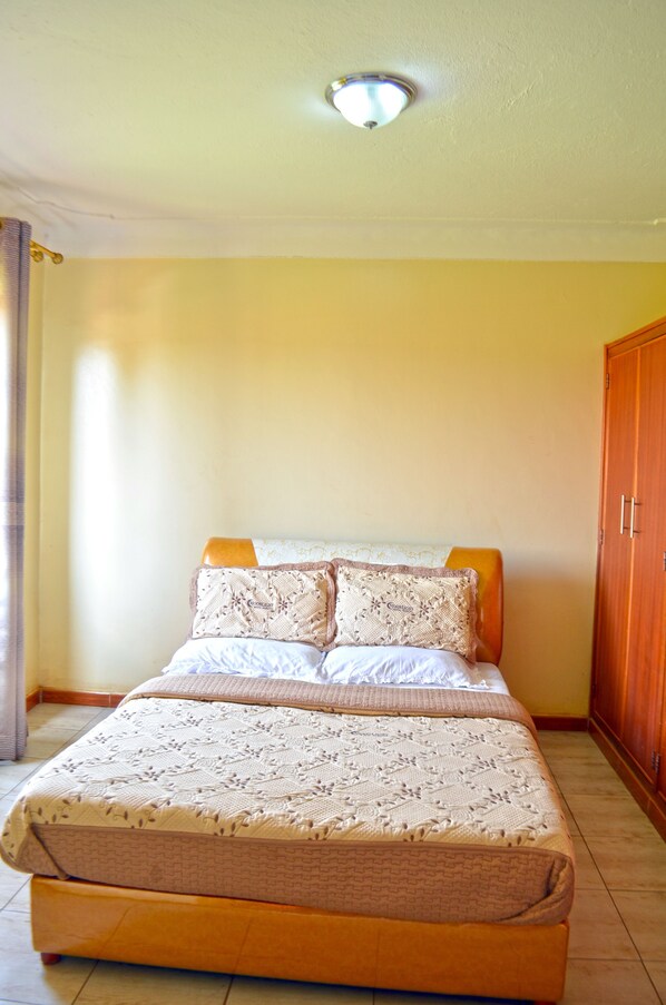 Tempat tidur bayi gratis dan gratis tempat tidur lipat/ekstra