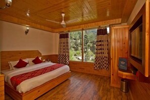 1 bedroom, desk, rollaway beds, free WiFi