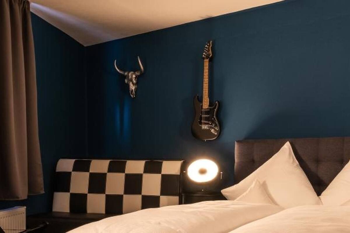 individually decorated, individually furnished, desk, laptop workspace